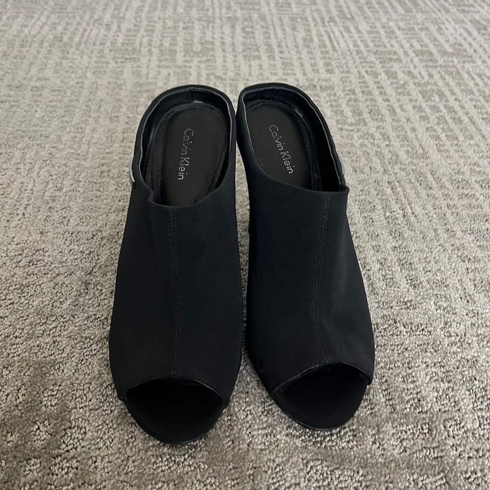 Calvin Klein mule heels sandals
